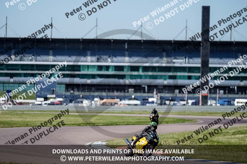 Rockingham no limits trackday;enduro digital images;event digital images;eventdigitalimages;no limits trackdays;peter wileman photography;racing digital images;rockingham raceway northamptonshire;rockingham trackday photographs;trackday digital images;trackday photos